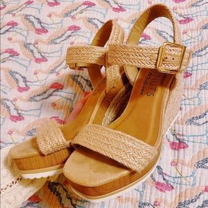 Coconuts by Matisse wedges